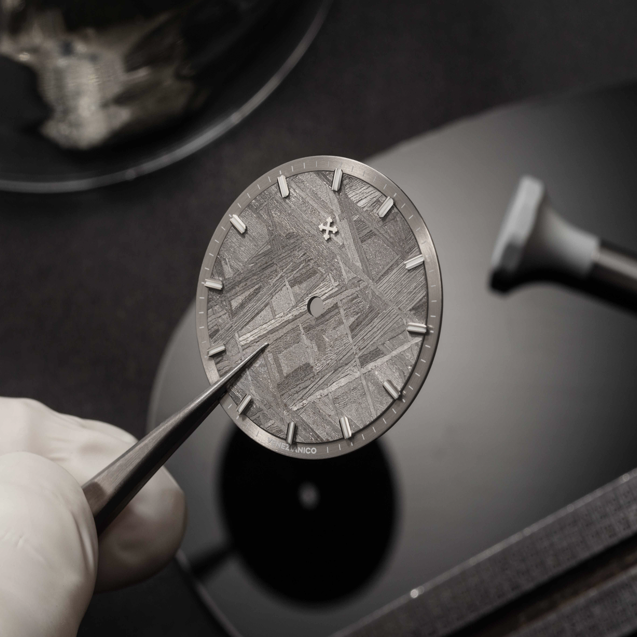 meteorite dial
